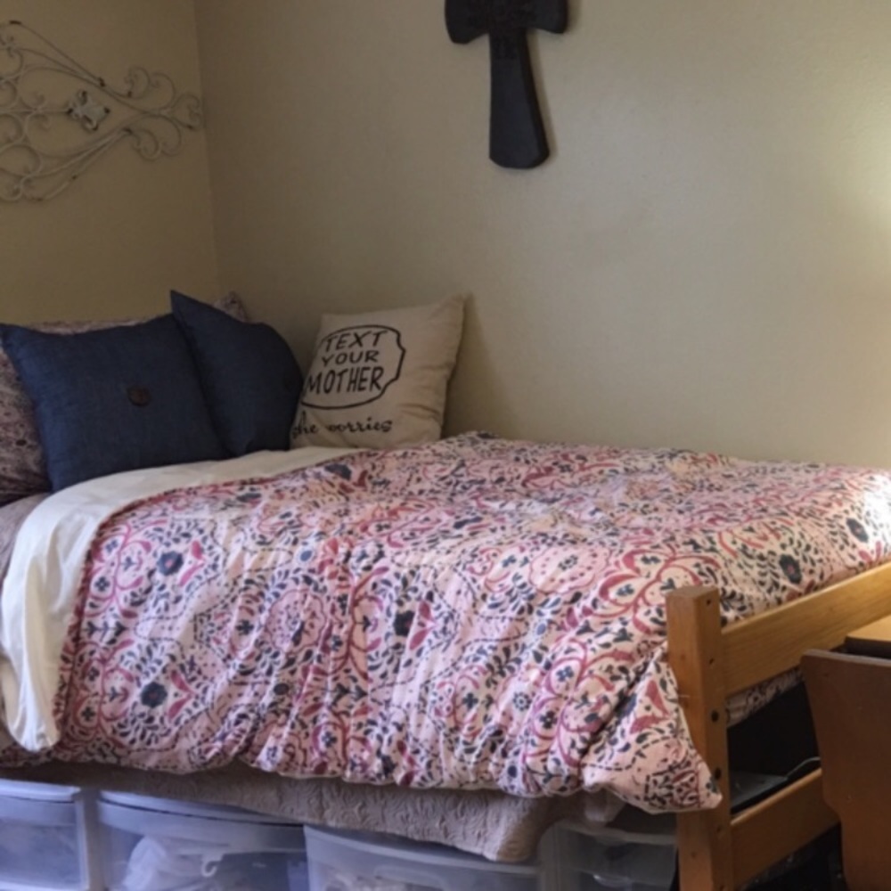 Urban Outfitters Twin XL Duvet Cover LIKE NEW